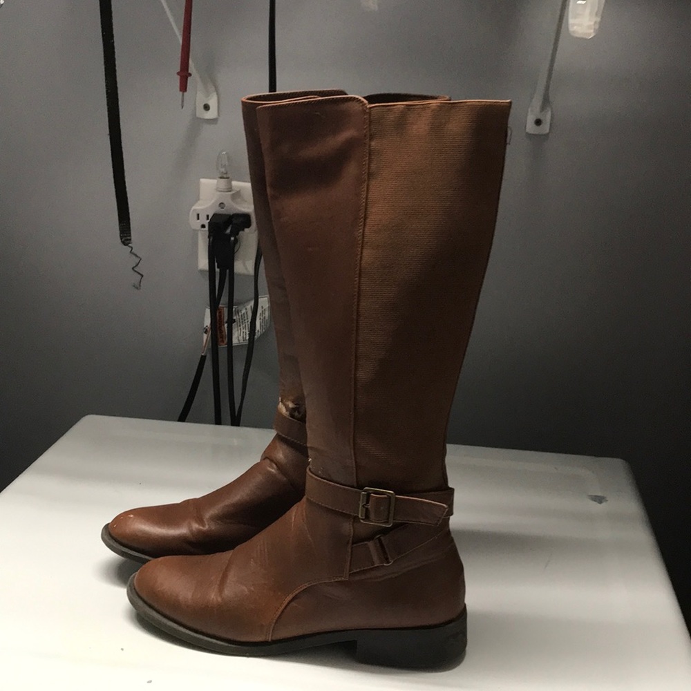 Boots - Picture 4 of 6